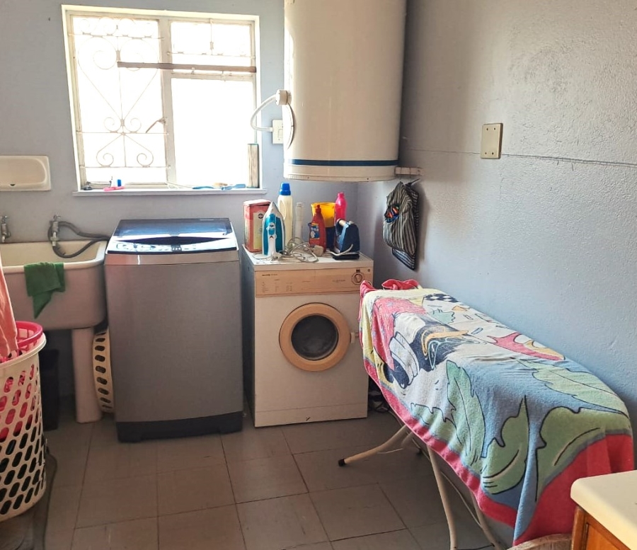 4 Bedroom Property for Sale in Humansdorp Eastern Cape